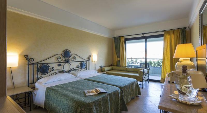 Fiesta Hotel Garden Beach Campofelice Di Roccella Exterior photo