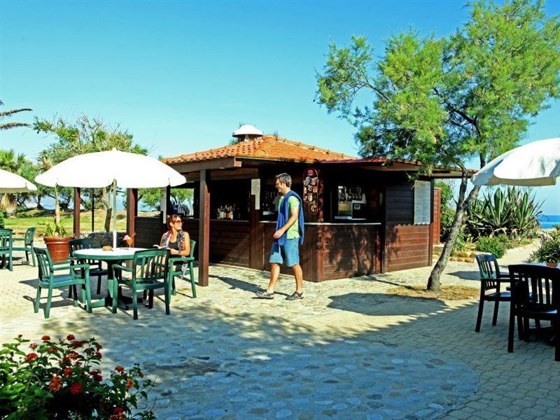 Fiesta Hotel Garden Beach Campofelice Di Roccella Exterior photo
