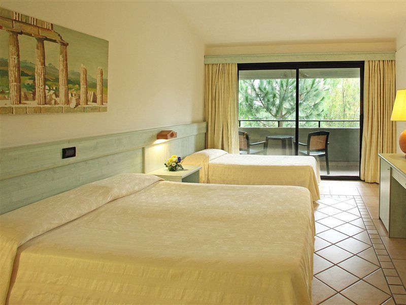 Fiesta Hotel Garden Beach Campofelice Di Roccella Exterior photo