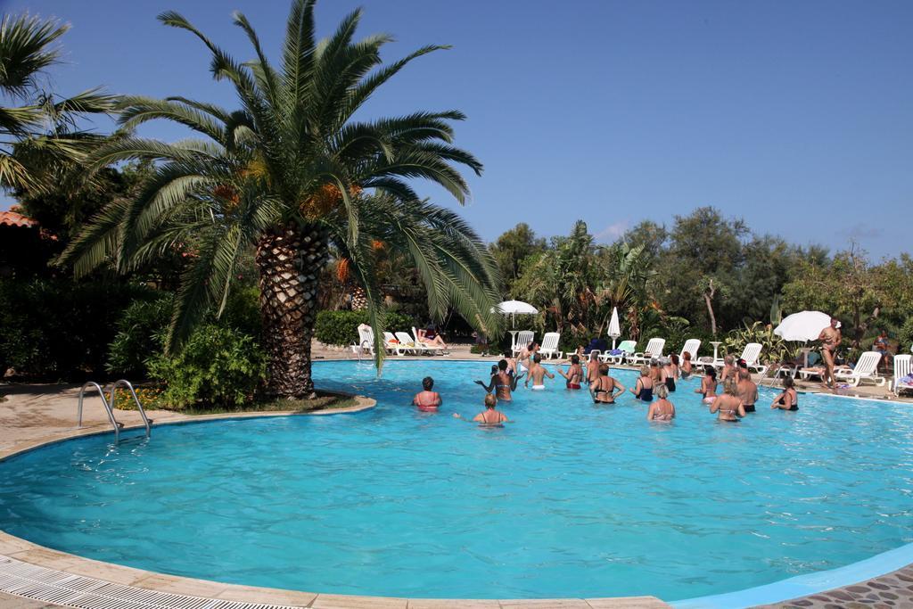 Fiesta Hotel Garden Beach Campofelice Di Roccella Exterior photo